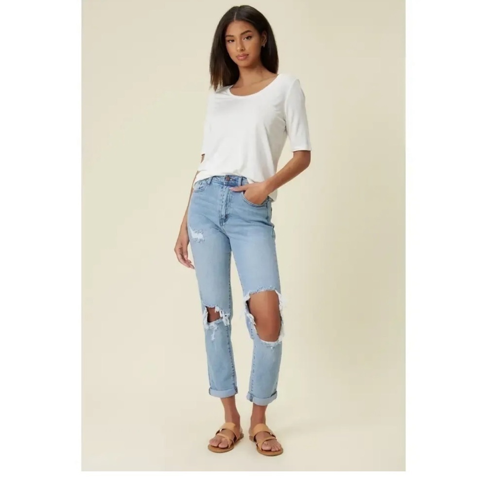 Vibrant MIU High Rise Distressed Light Wash All to Me Mom Denim Jeans - Picture 2 of 13
